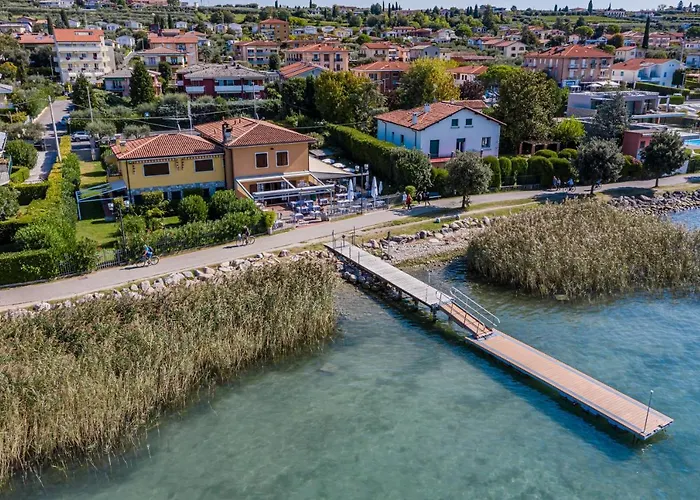 Le Palafitte 3* Bardolino