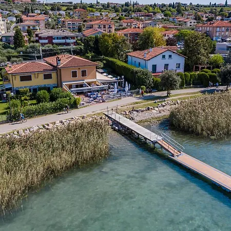 Le Palafitte 3* Bardolino