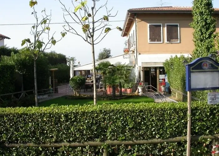 Le Palafitte 3* Bardolino